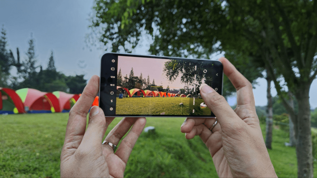 Tips Buat Foto Camping Yang Seru dengan Galaxy A35 5G